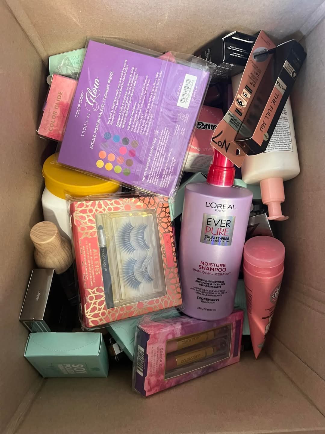 1000246775 Buy Makeup Mystery Box Pallets (5 mystery boxes per pallet) - Image 1