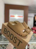 Yeezy Slides Mixed Pallet (200 Pairs) - Image 18