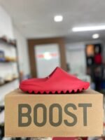 Yeezy Slides Mixed Pallet – High-Demand Streetwear Footwear for Resale Success