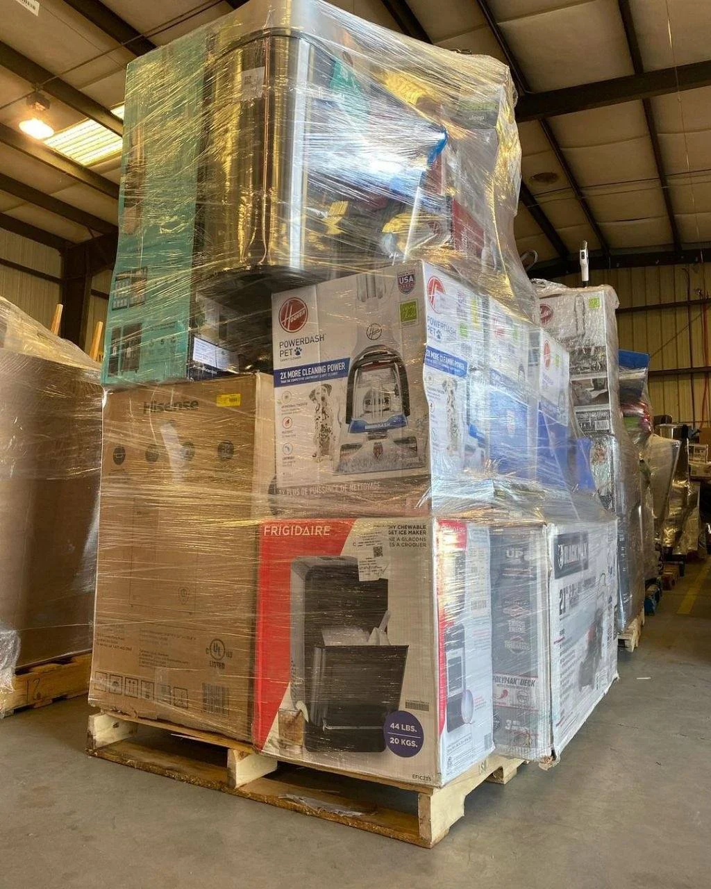 650722075_122151993674958956_6800866262871333792_n Amazon Electronic Return Pallets – High Value Inventory - Image 1
